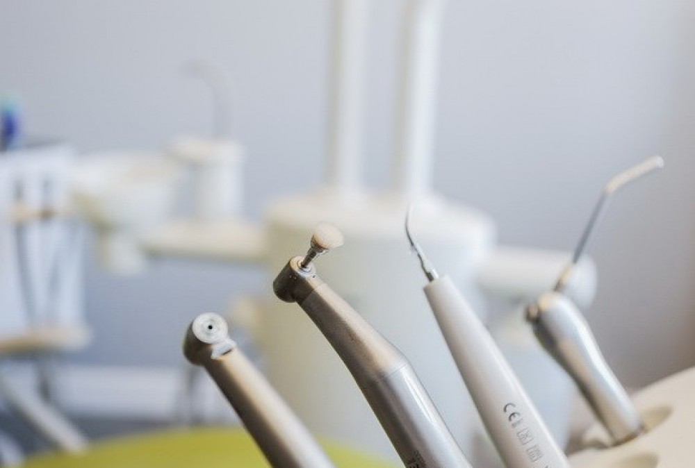 Ультразвуковая чистка зубов